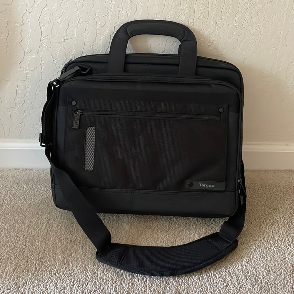 Black Targus Revolution Laptop Bag